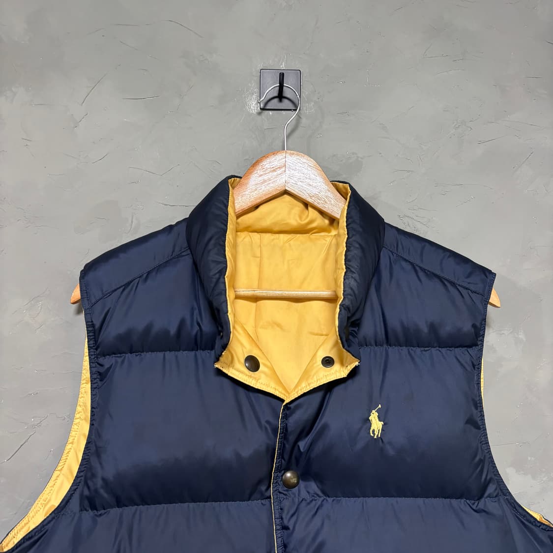 폴로 랄프로렌 양면 푸퍼다운 패딩조끼 네이비 노랑 상품이미지2