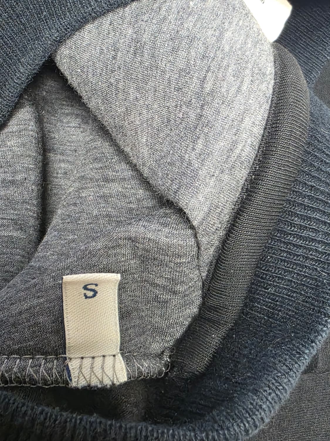 몽클레어 블랙 스타 로고 맨투맨 S 상품이미지4