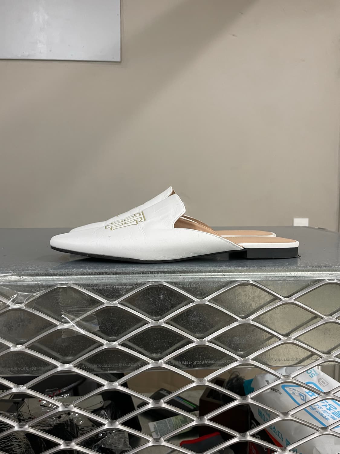 타미힐피거 TH 모노그램 가죽 플랫 뮬 250 상품이미지1