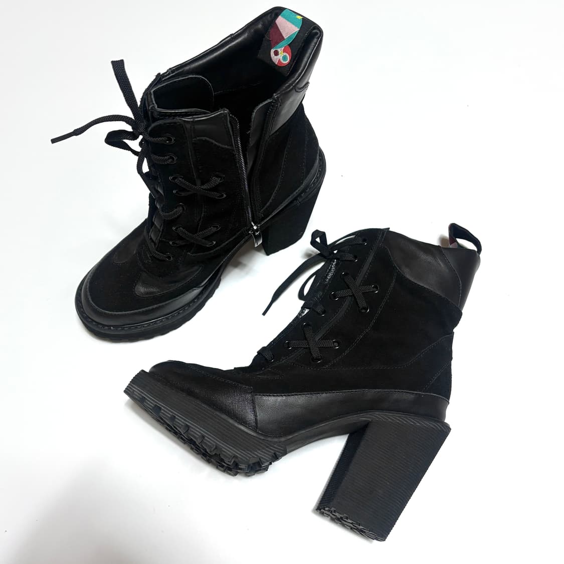 SCB 슈콤마보니x럭키슈에뜨 콜라보 레이스업 청키힐 가보시부츠 키높이 상품이미지1