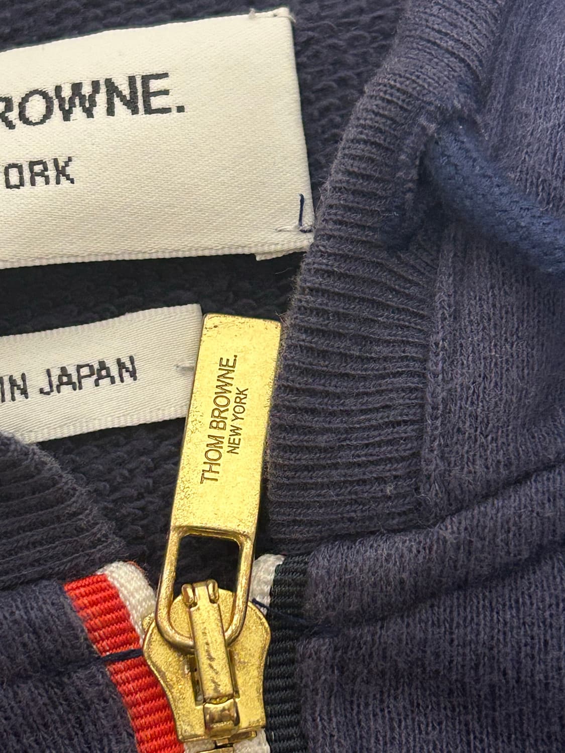 톰 브라운 엔지니어드 사선 후드 집업 네이비 상품이미지5