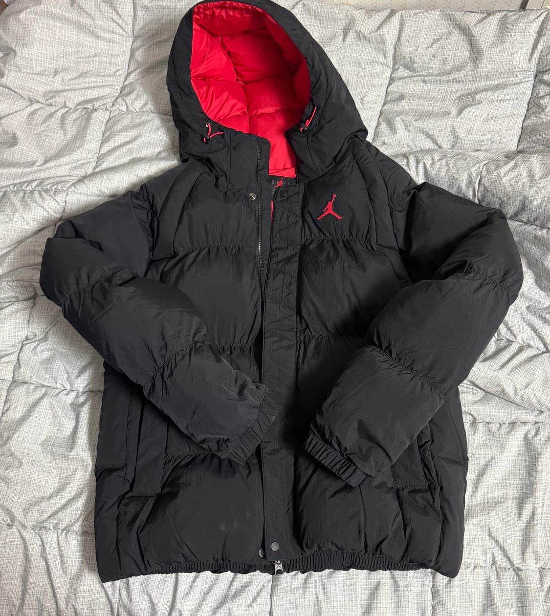 조던 에센셜 패딩 블랙/파이어 레드 상품이미지2