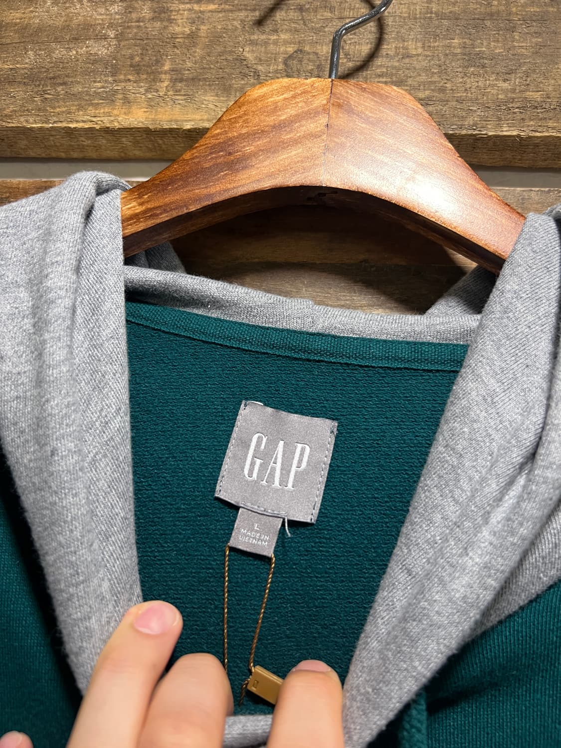 [L]GAP 갭 스펠아웃 패치 멀티컬러 후드 티셔츠 상품이미지3