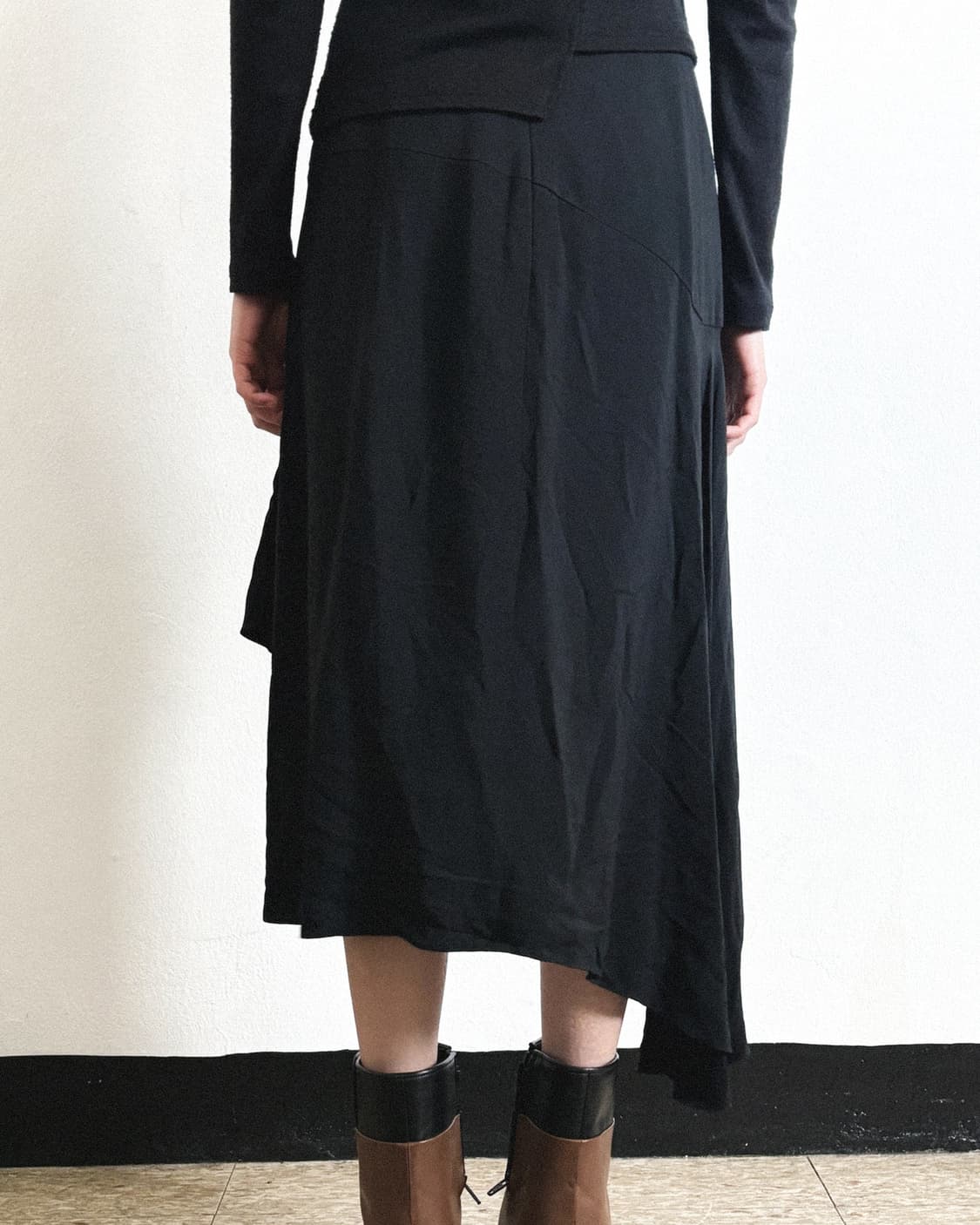 랑방 18SS 비대칭 실크 드레이프 스커트 상품이미지2