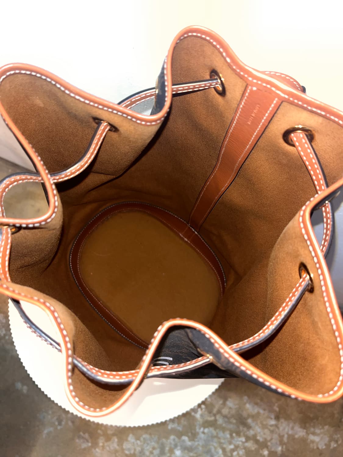 Celine 셀린느 미디엄 트리오페 세일러백 상품이미지7