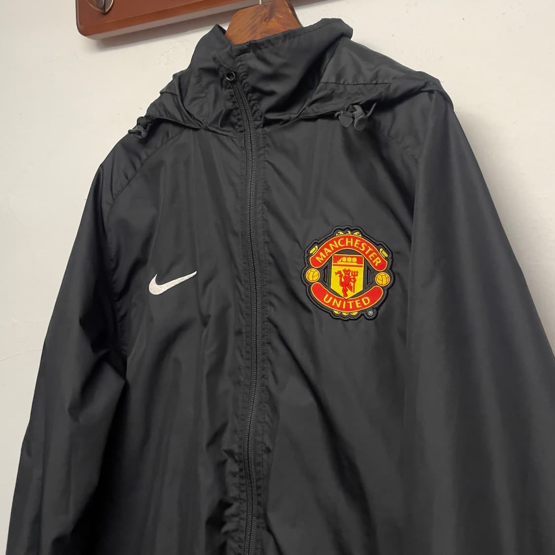 나이키 맨유 블랙 바람막이 자켓  상품이미지2