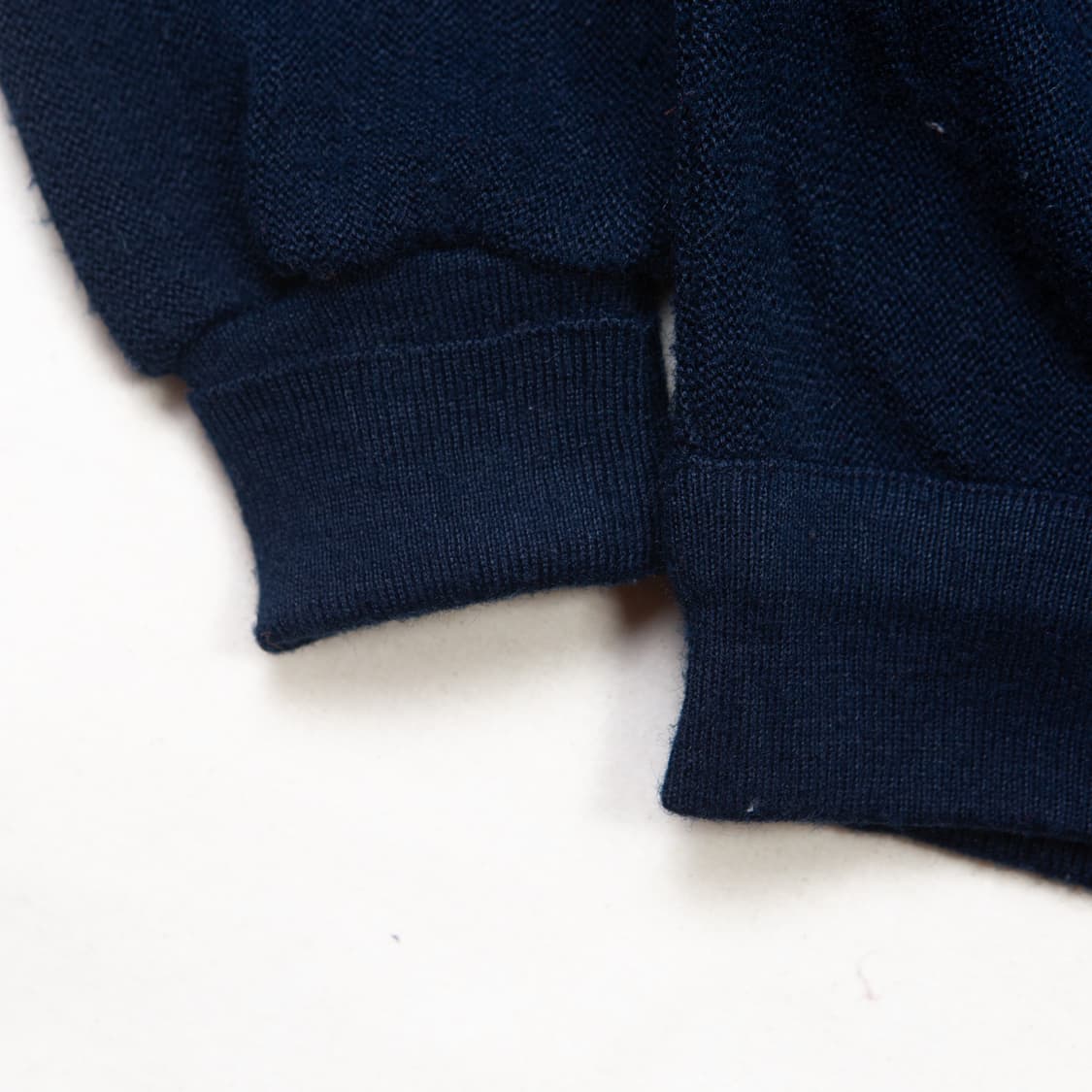 80s IZOD 라코스테 아크릴 브이넥 니트 네이비 상품이미지3