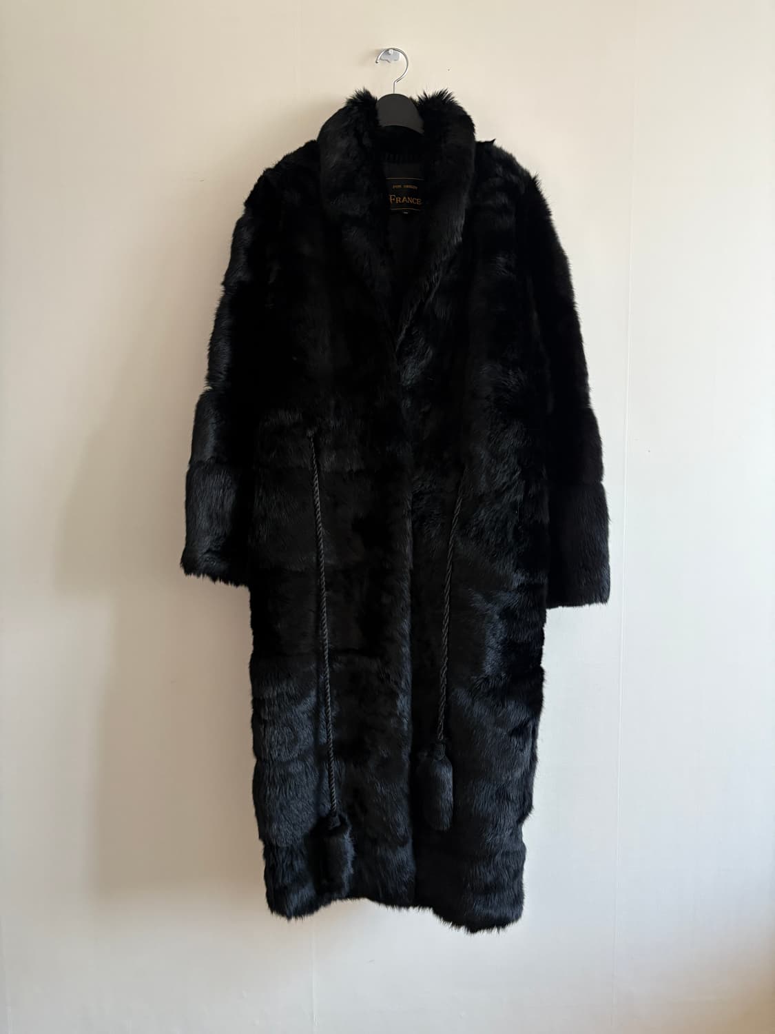 리얼 토끼 블랙 롱코트 상품이미지1