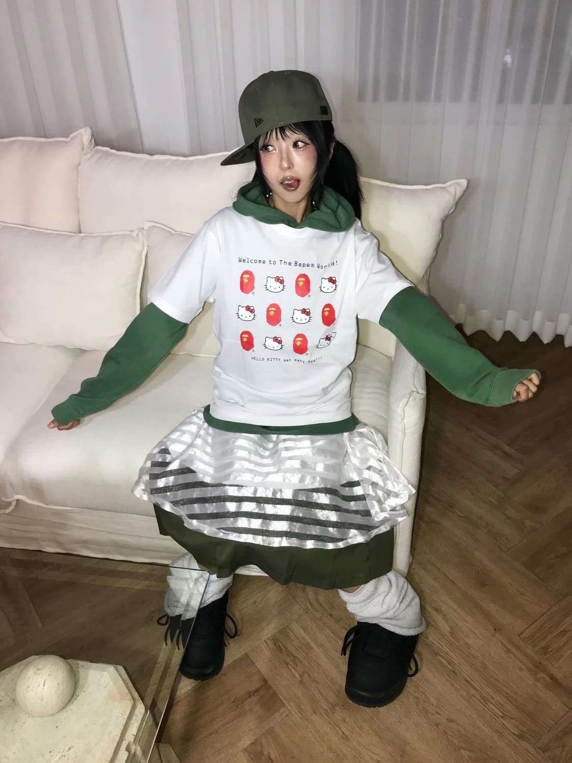 Bape X Sanrio Hello Kitty T-shirt (새상품) 상품이미지4