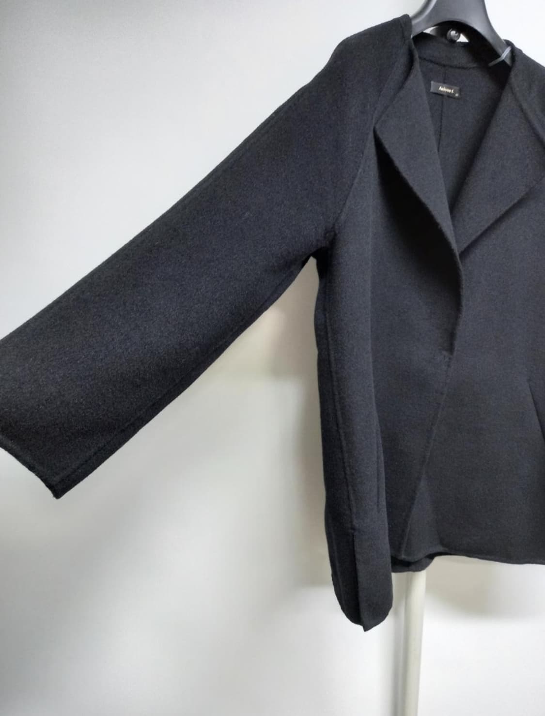 아니베에프 핸드메이드 블랙 하프코트 66.77 상품이미지4