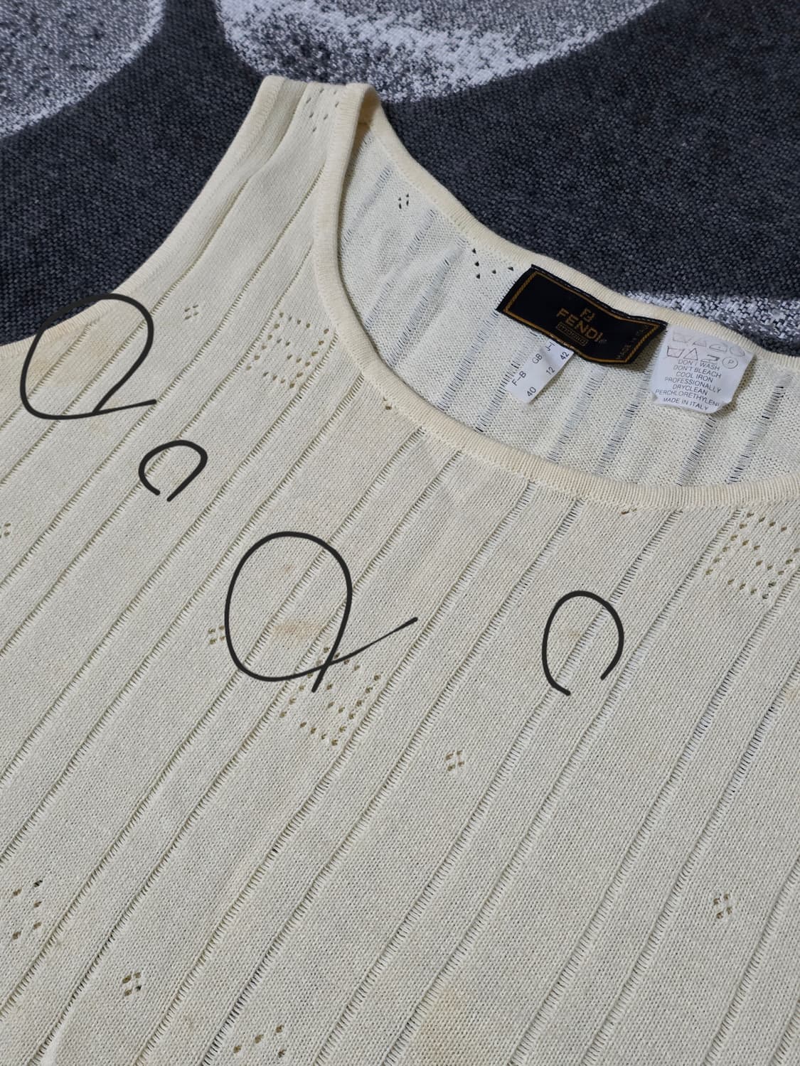 FENDI 펜디 정품 포인텔 크롭 니트 슬리브리스 상품이미지4