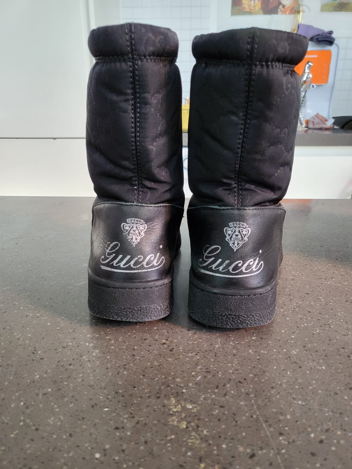 특가!(정품)구찌 블랙 패딩 부츠 225 거의새제품 상품이미지3