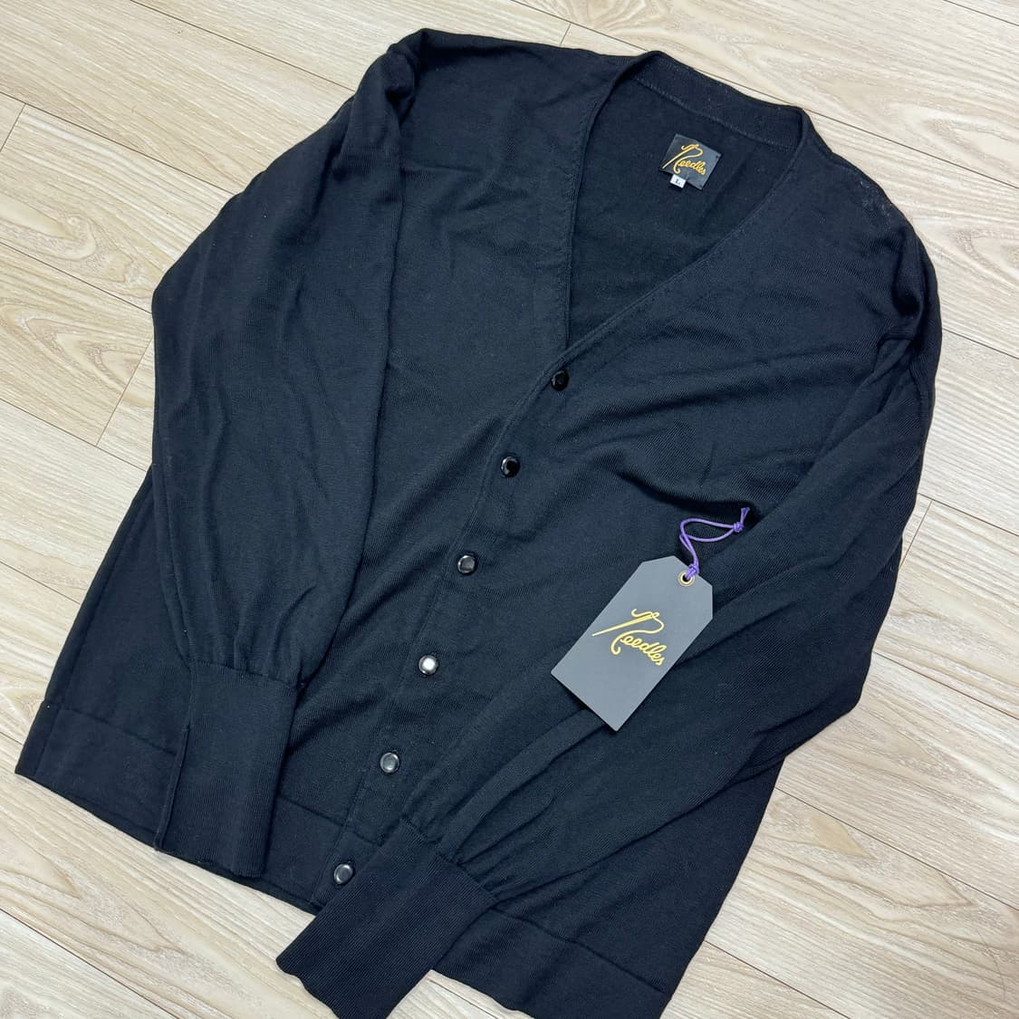 니들스 브이넥 가디건 상품이미지1