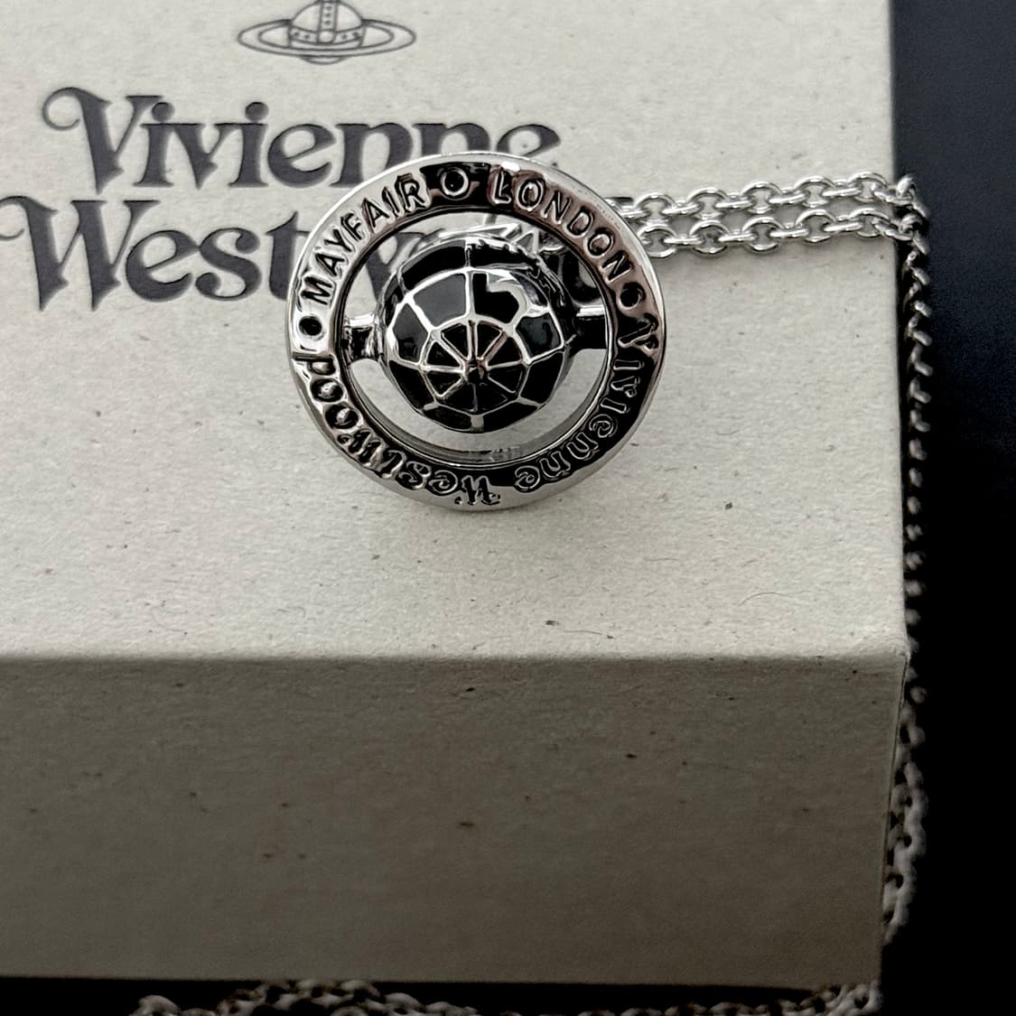 비비안웨스트우드 아카이브 지구본 orb 펜던트 목걸이 상품이미지3