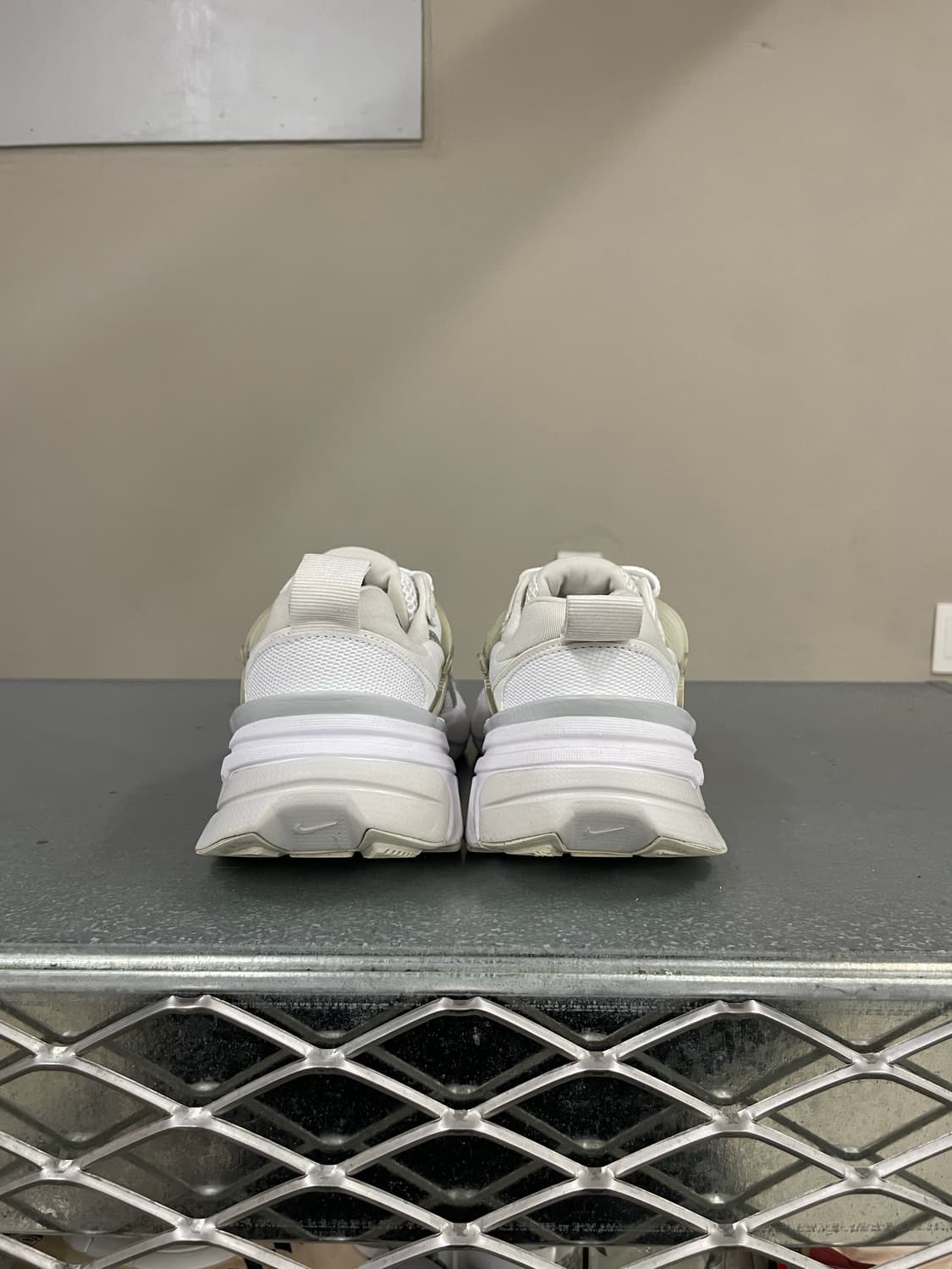 나이키 V2K 런 메탈릭 실버 화이트 240 상품이미지3