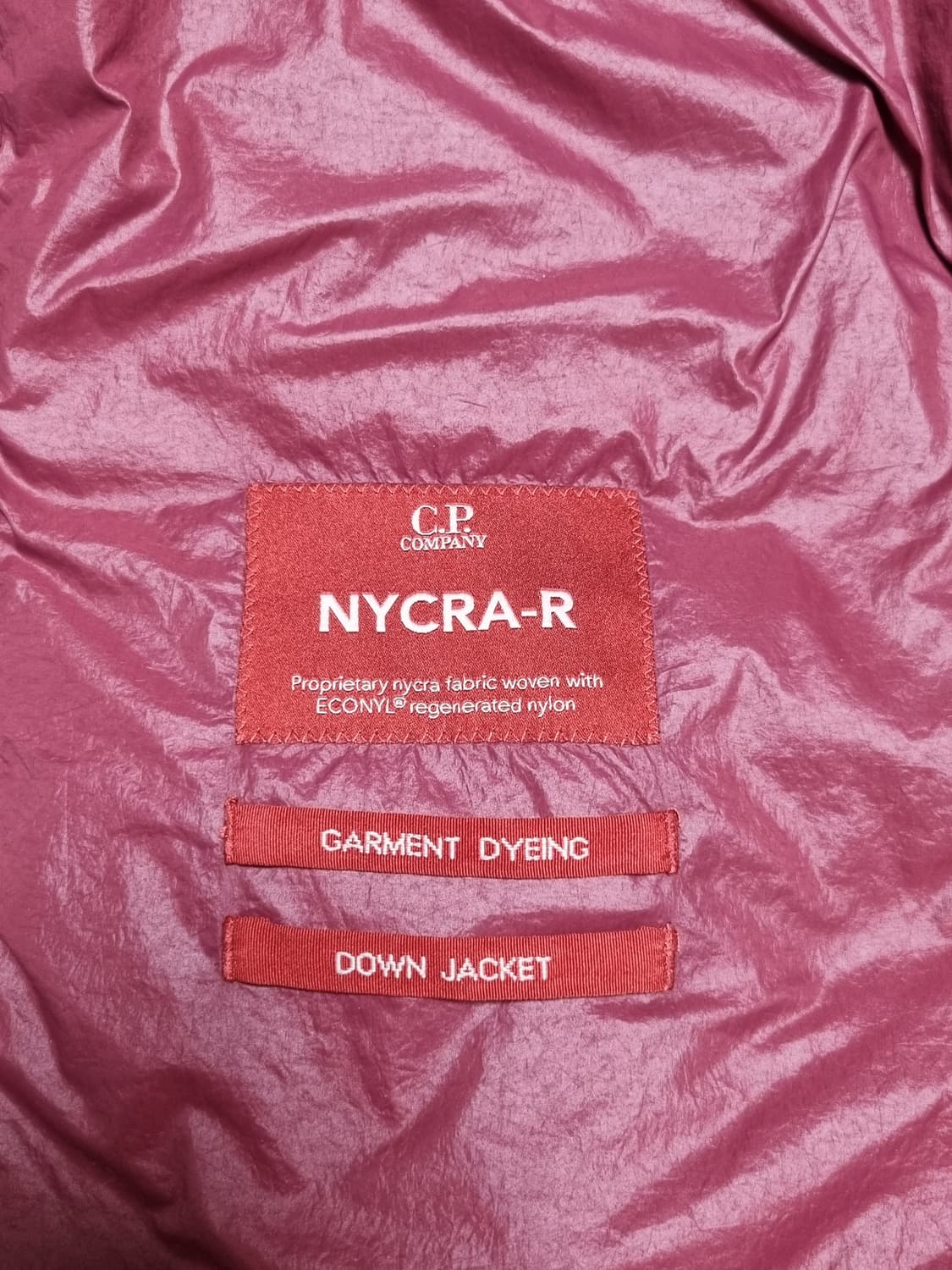 cp컴퍼니 나이크라 패딩 상품이미지4