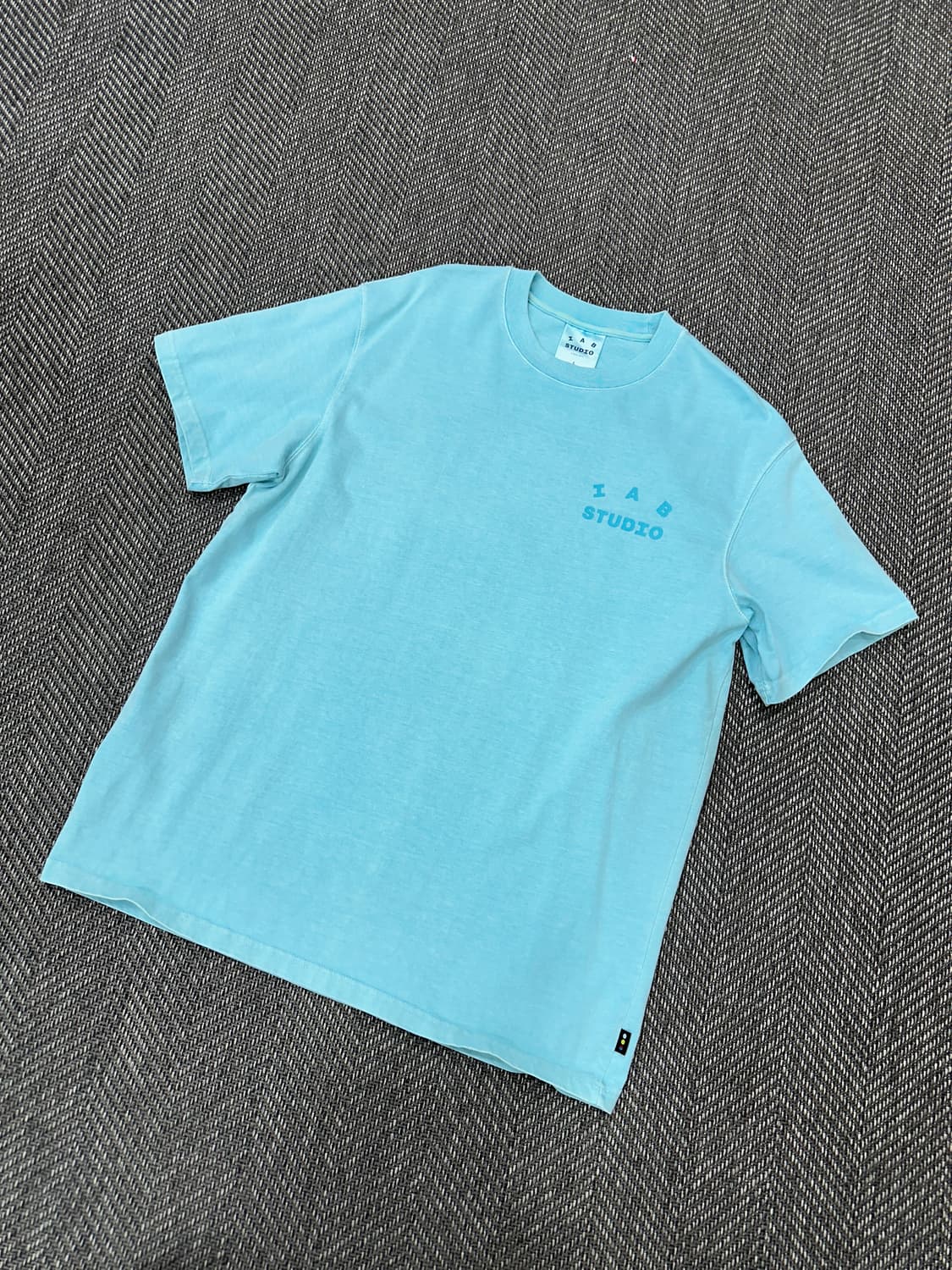 아이앱 반팔 L 상품이미지1