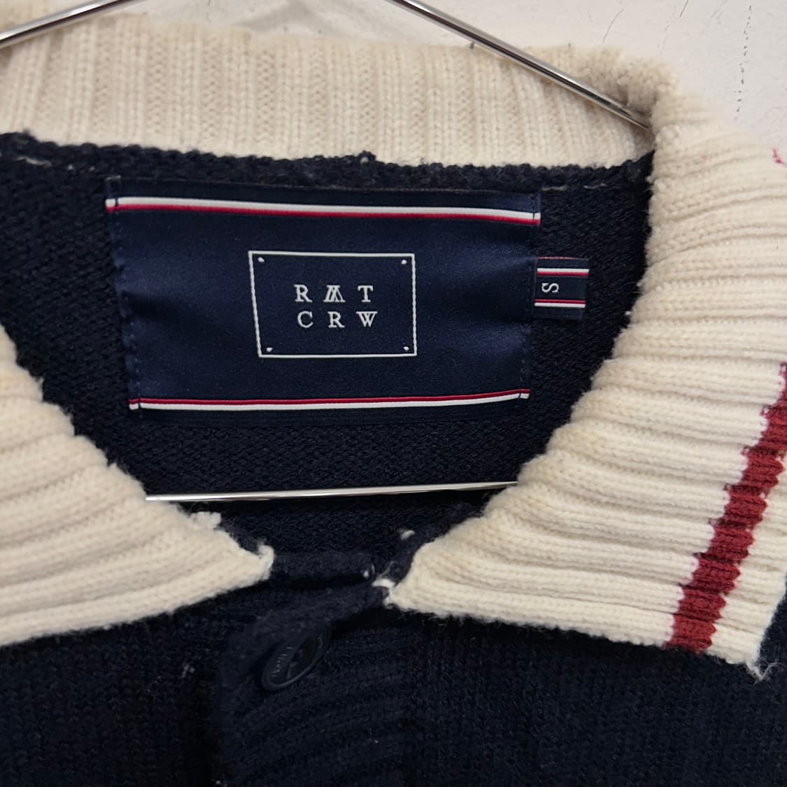 로맨틱크라운 베이리프 자수 배색 니트 가디건 상품이미지3