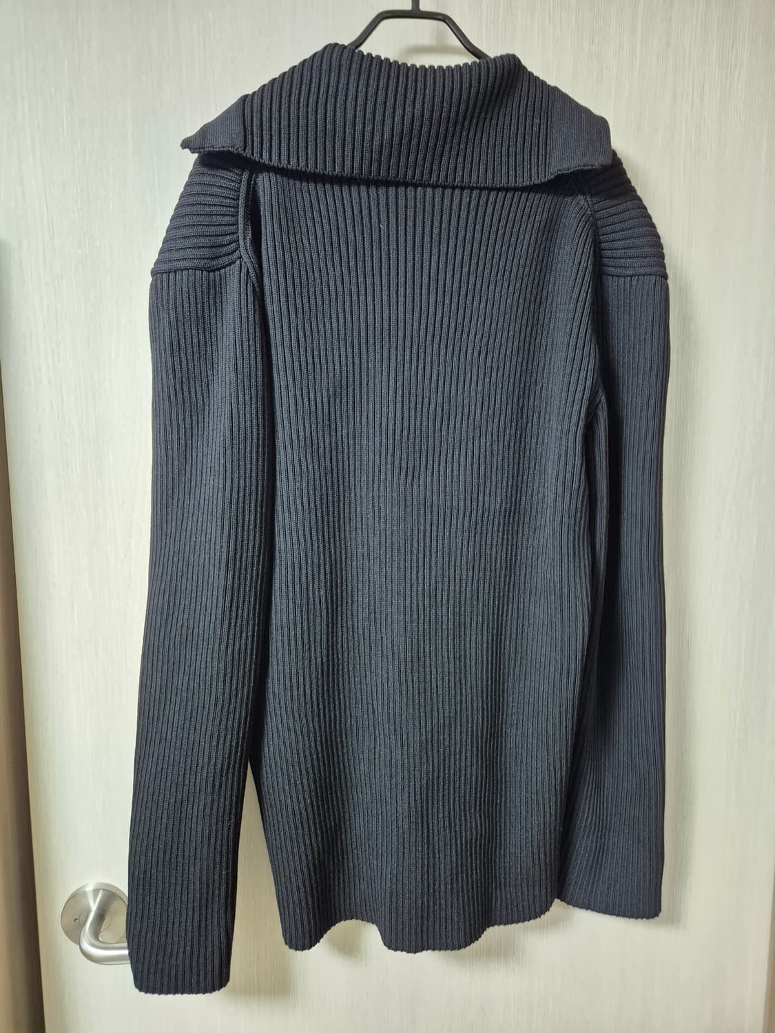 (정품)  보테가베네타 하이넥  니트 집업 M  21년 상품이미지4