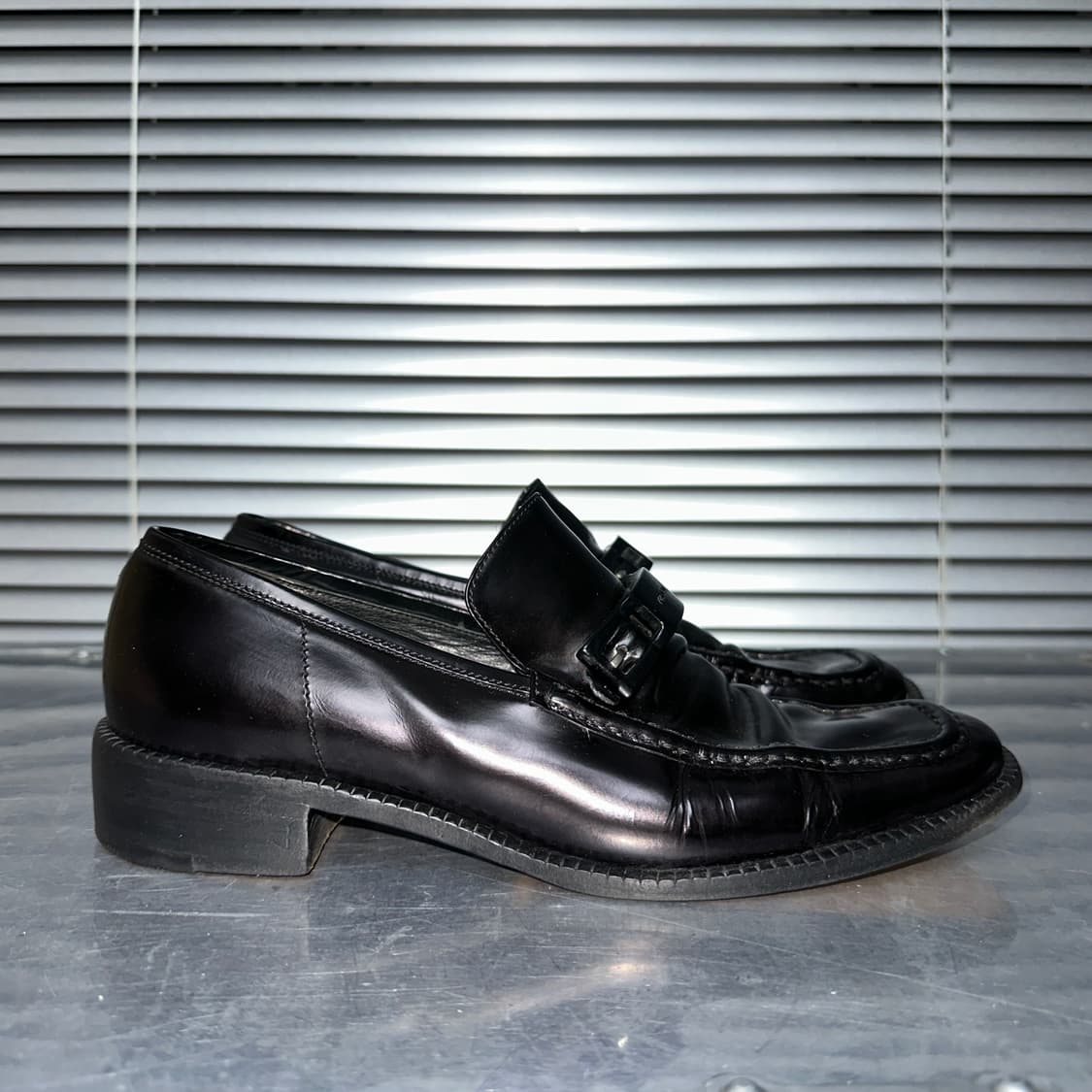 00s 블랙 프라다 스퀘어 토 버쿨 로퍼 상품이미지5