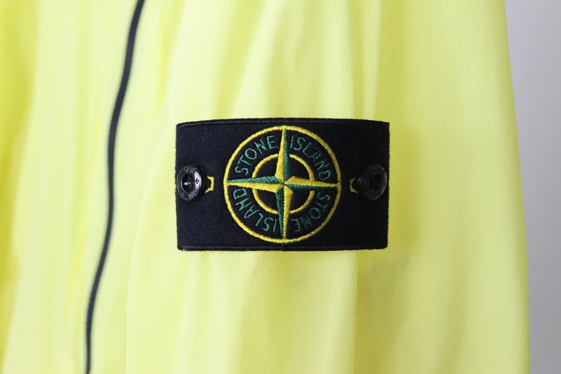스톤아일랜드 스킨터치 나일론 후드 바람막이 라임 XL팝니다. 상품이미지4