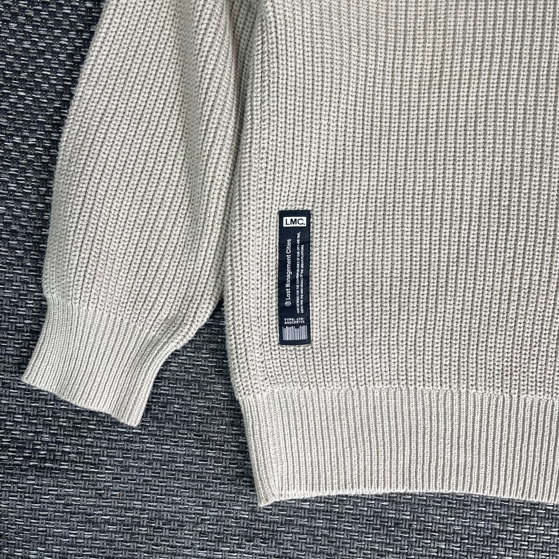 LMC 베이지 빅로고 와플 니트 상품이미지8