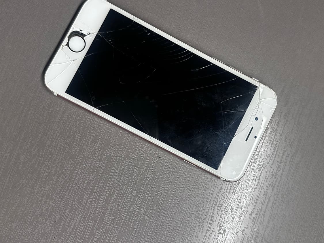 깨진 아이폰 6s 상품이미지2