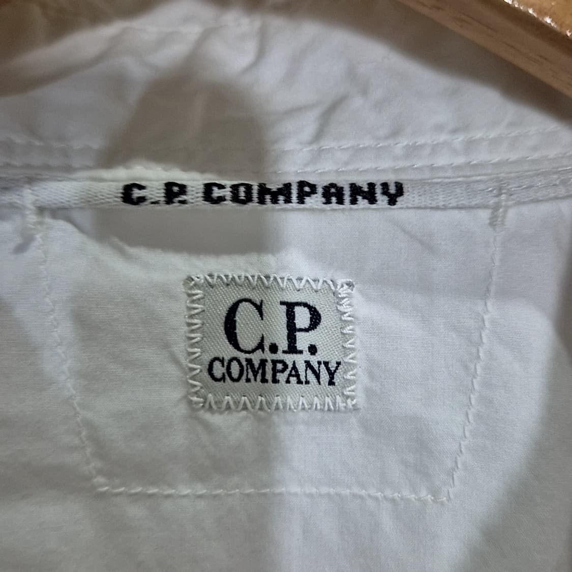 CP컴퍼니 화이트 반팔 셔츠 상품이미지5