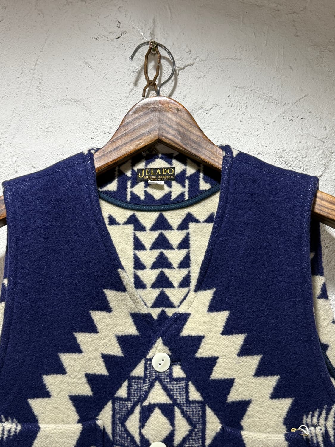 제라도 JELADO 살렘 베스트 나바호 올드 네이비 색상 울 조끼 상품이미지4