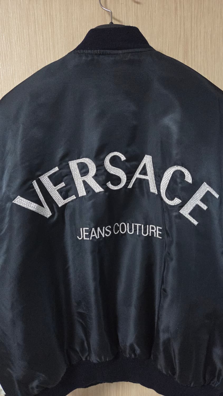 (착샷) 90s 베르사체 진스 쿠튀르 바시티 자켓 상품이미지5