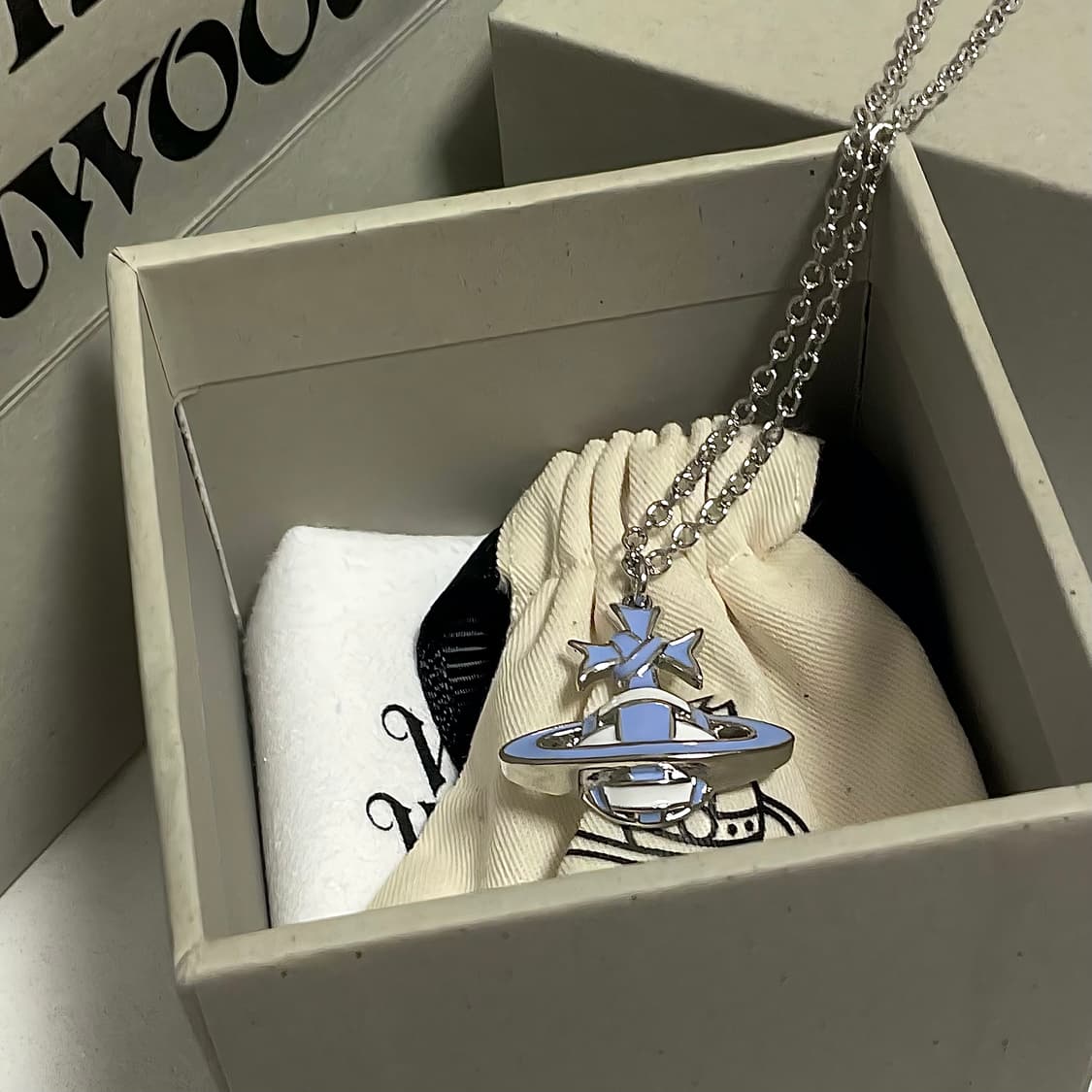 풀박스) 비비안웨스트우드 리본 바스릴리프 블루 펜던트 목걸이 상품이미지2