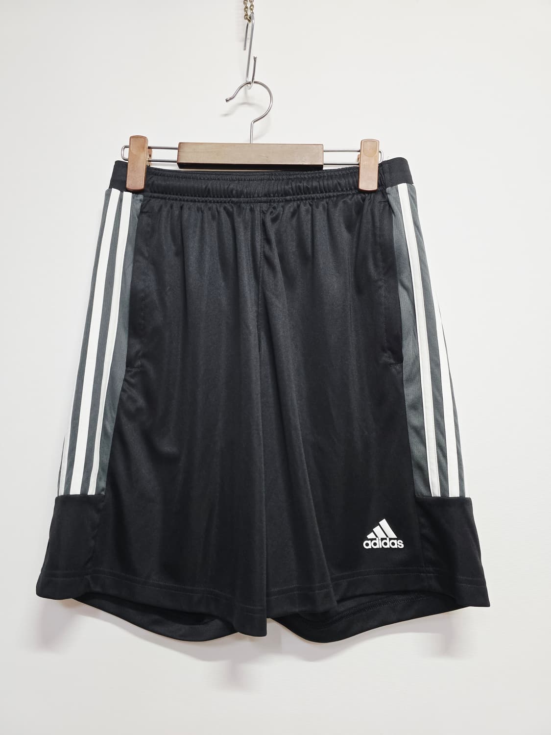 아디다스 삼선 반바지 블랙 상품이미지1