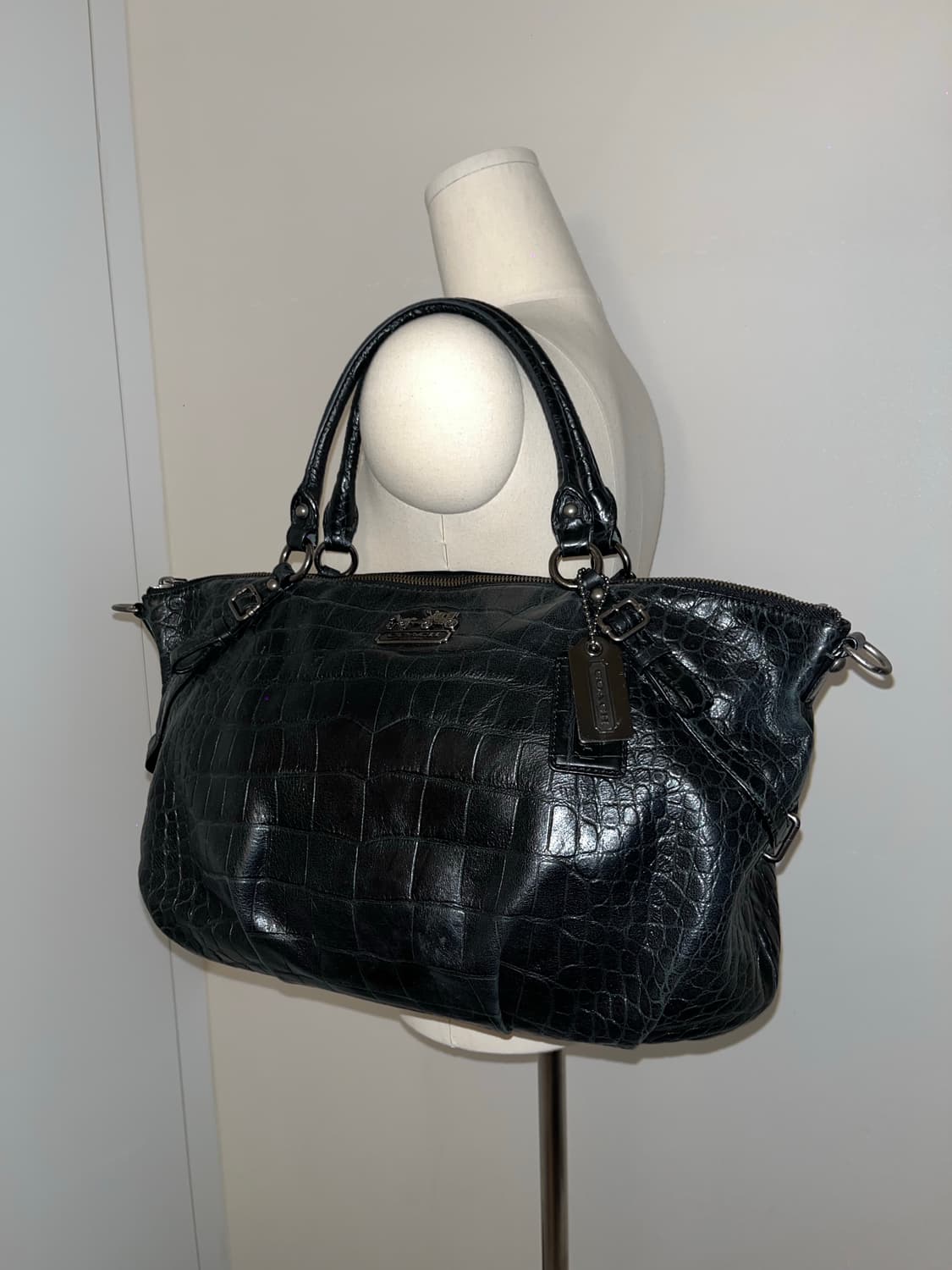 Coach All Black Shoulder Bag 상품이미지2