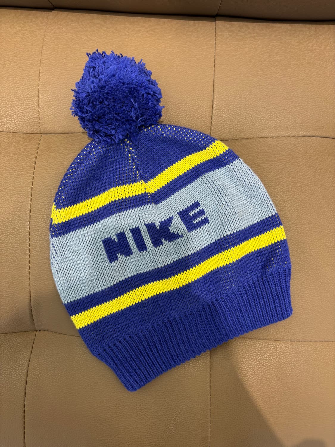 나이키 배색 방울비니 상품이미지1