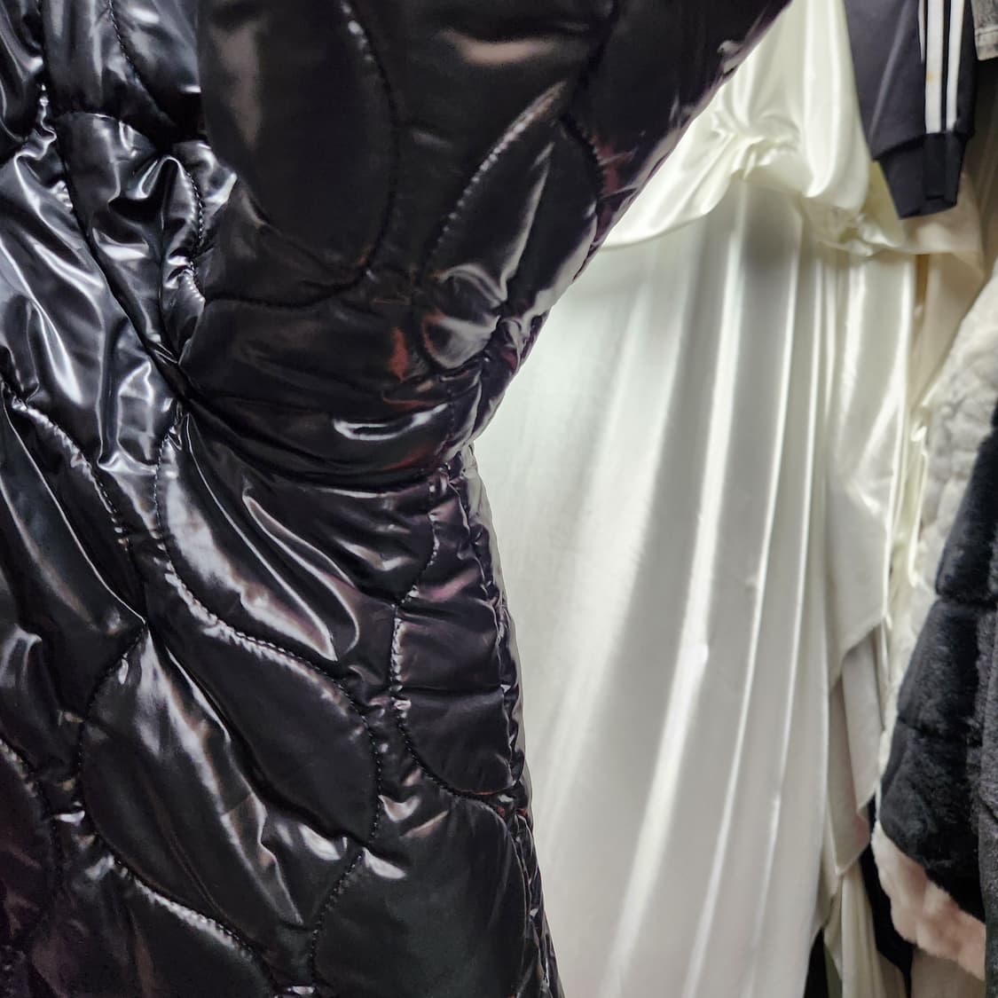 블랙 토글 퀼팅 점퍼🖤 퍼포켓 포인트로 감성 한스푼 상품이미지3