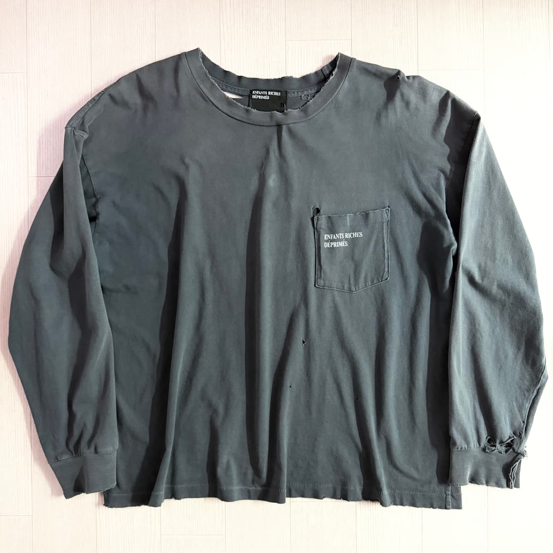 앙팡 리쉬 데프리메 디스트레스드 롱 슬리브 상품이미지1