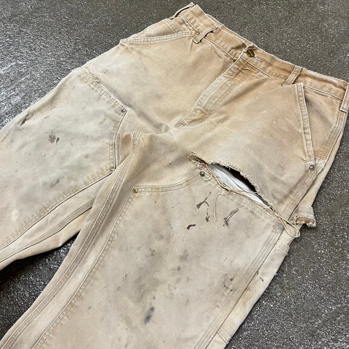Carhartt 데미지 더블니 팬츠 (31“) 상품이미지2