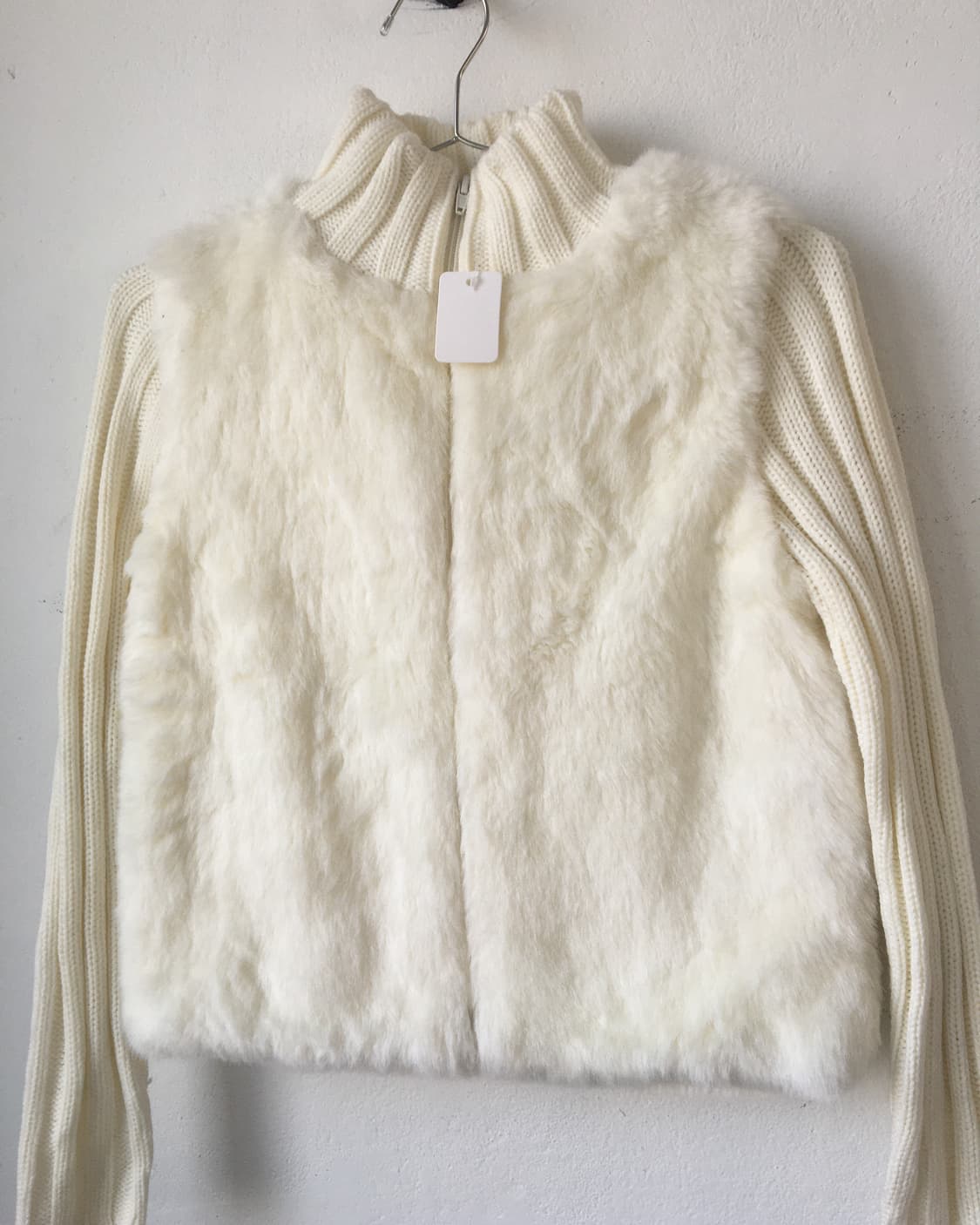Fake fur point high neck knit zip up 상품이미지4