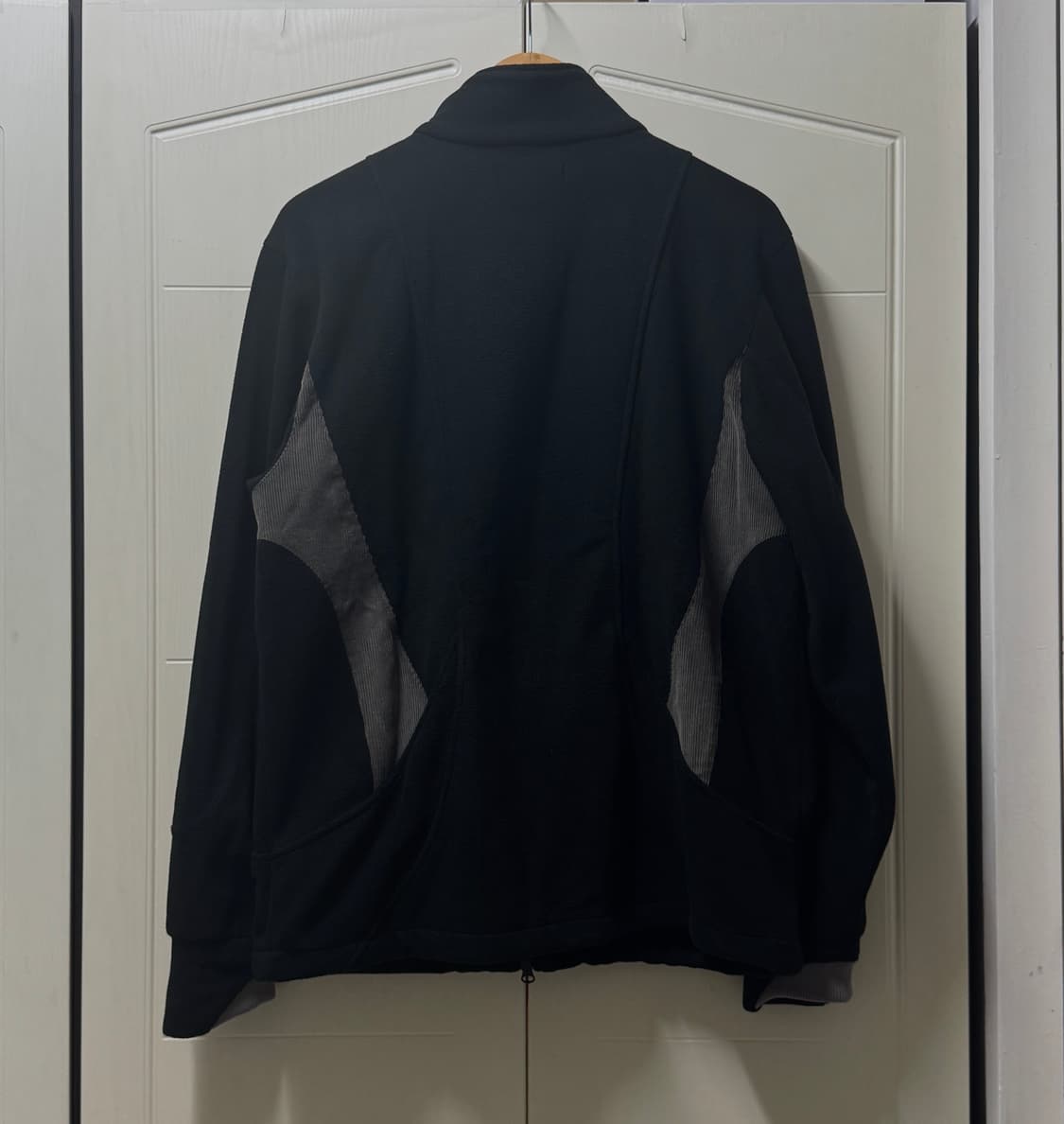 산산기어 24fw 플리스 자켓 팝니다 상품이미지2