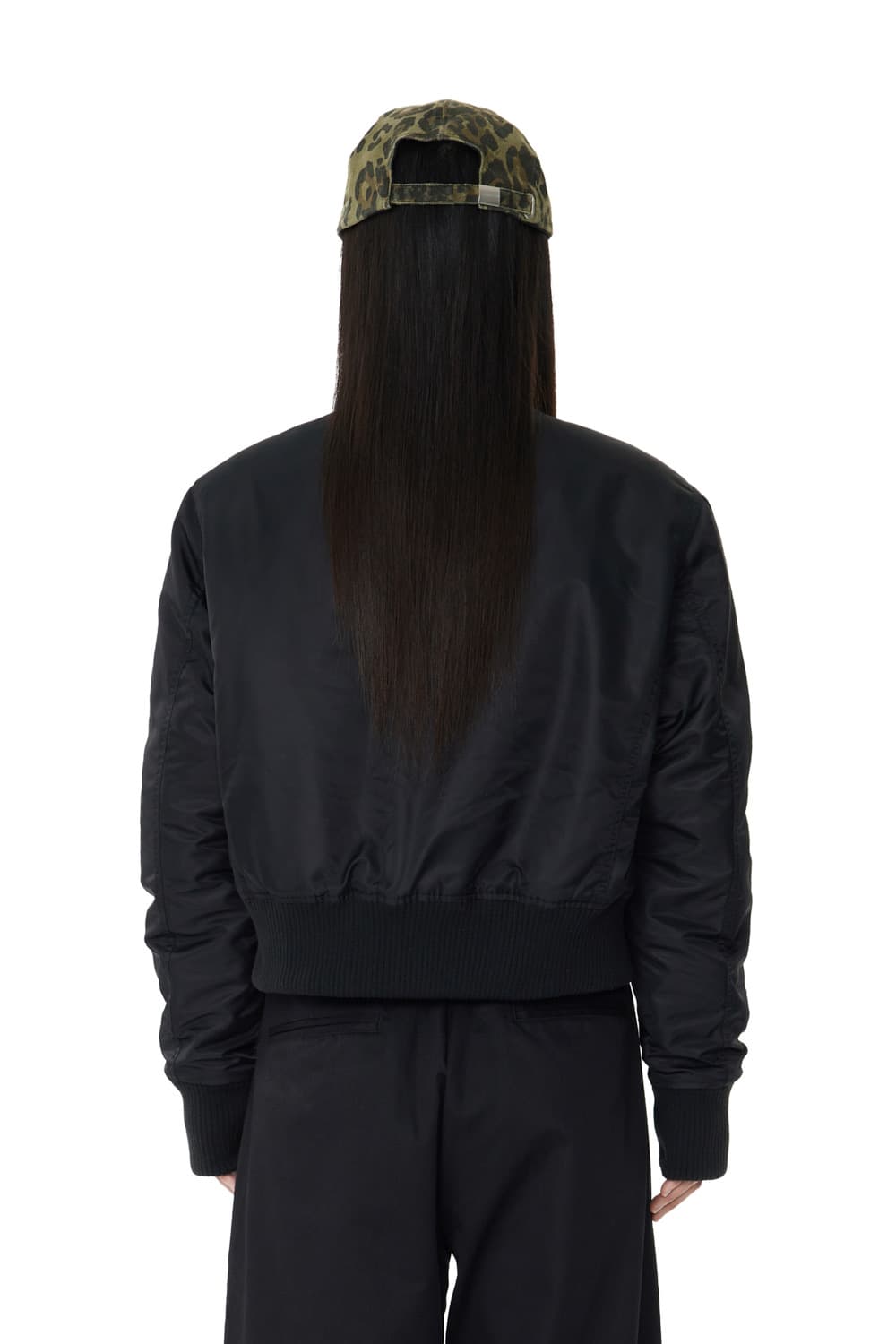 AAKAM 아캄 하이넥 봄버 블랙 상품이미지3