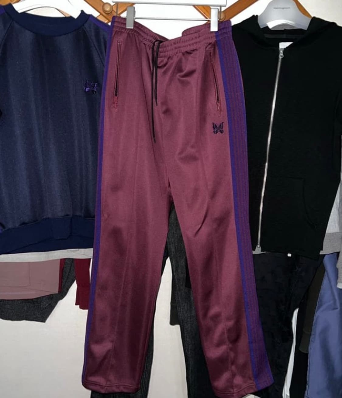 니들스 내로우 트랙 팬츠 버건디 상품이미지1