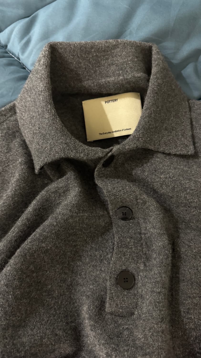 [포터리 X 미래에셋증권] 컴포트 포켓 폴로 니트 차콜 상품이미지3