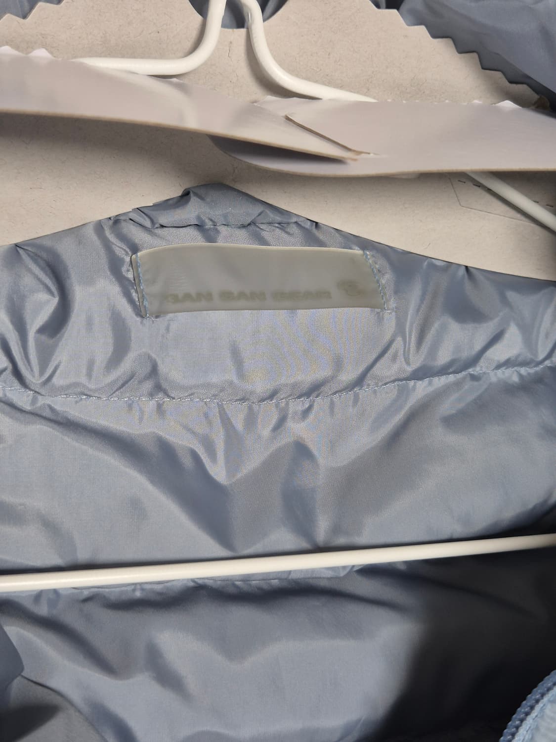 산산기어 경량패딩 24fw 3사이즈 (드라이 완료) 상품이미지3