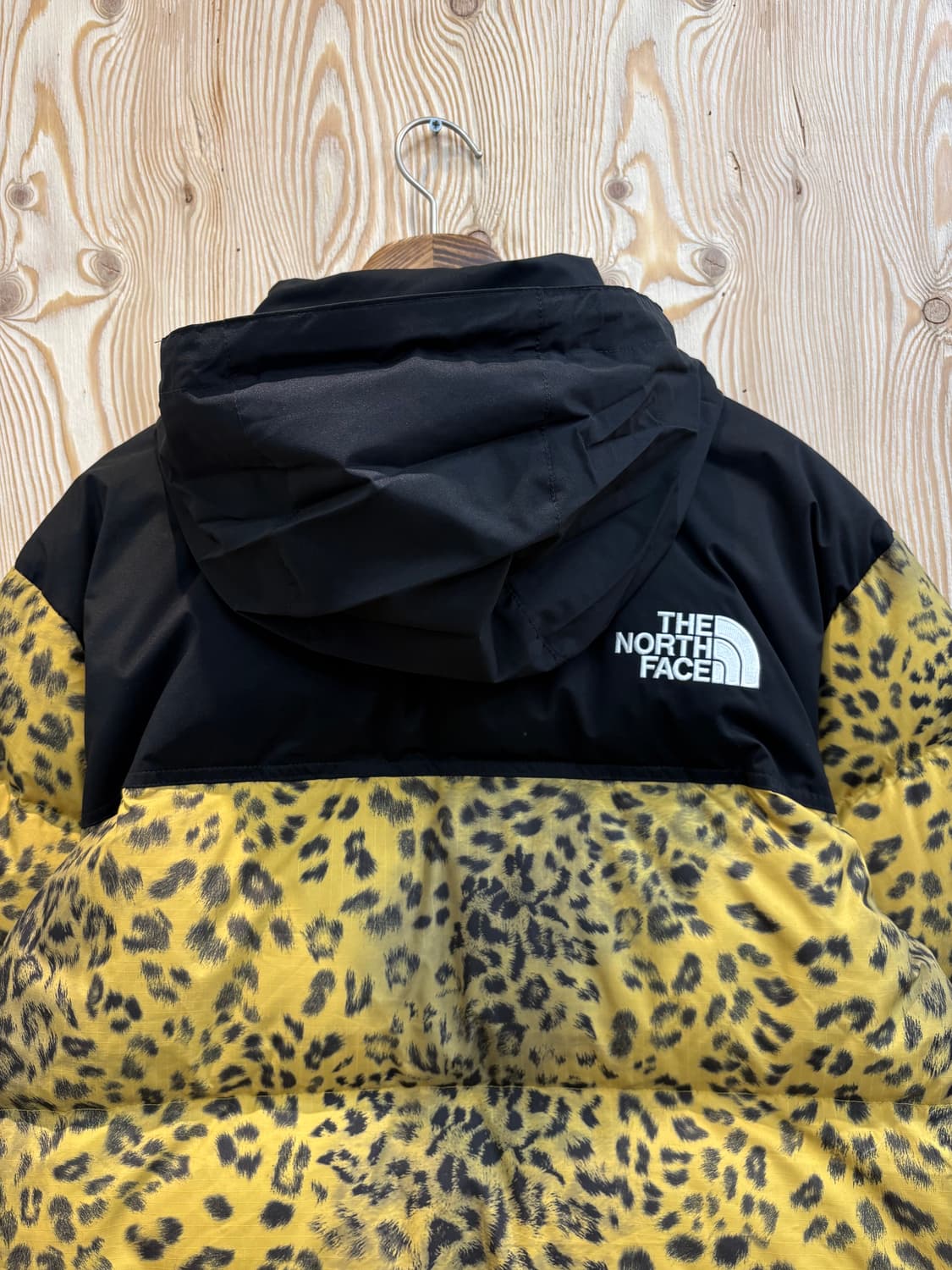 노스페이스 화이트라벨 노벨티 눕시 패딩 레오파드 상품이미지4