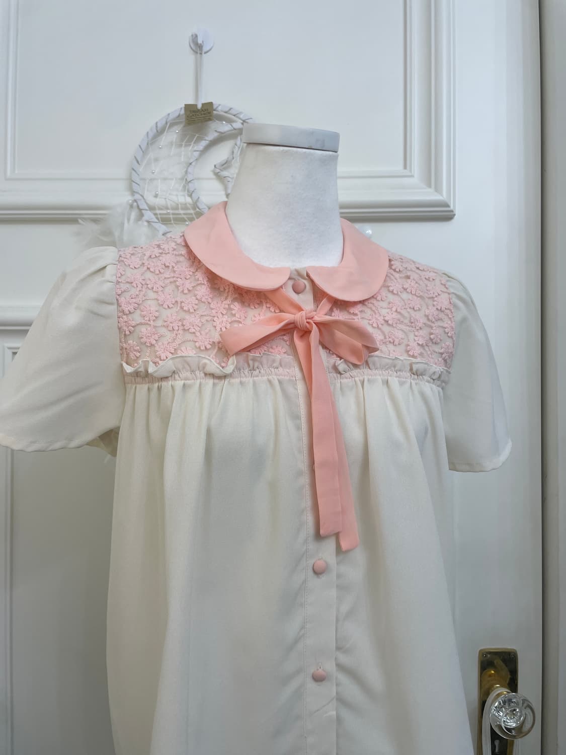 coral lace point cute blouse(size-M) 상품이미지5