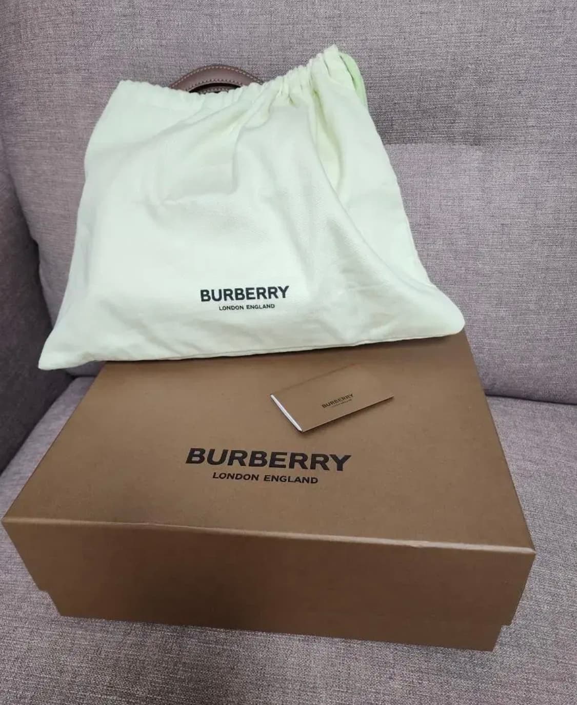 버버리 포켓백 미니 상품이미지4