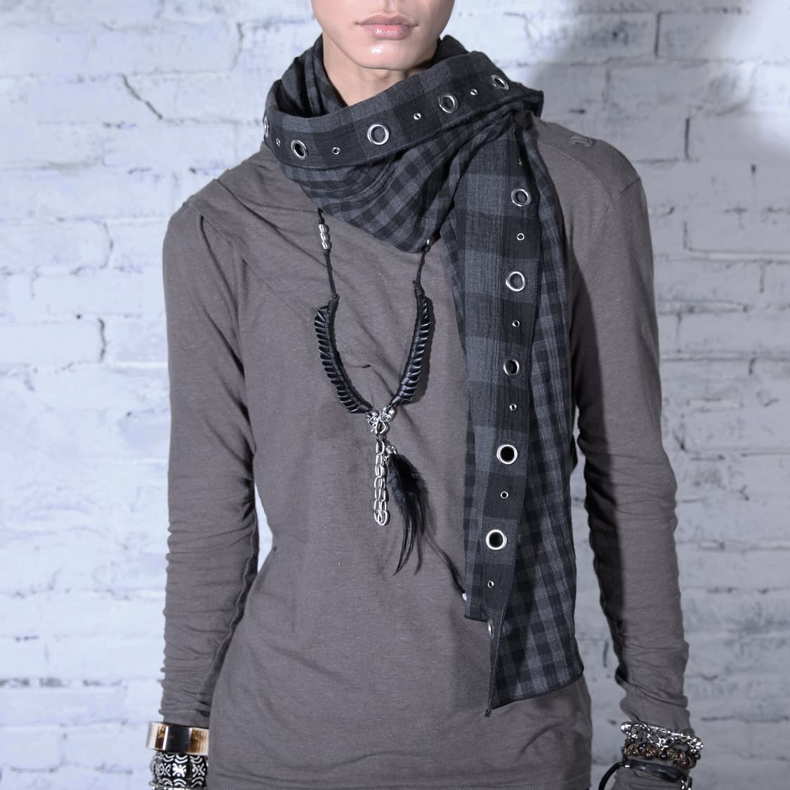 TWO CHECK EYELET SCARF 상품이미지2