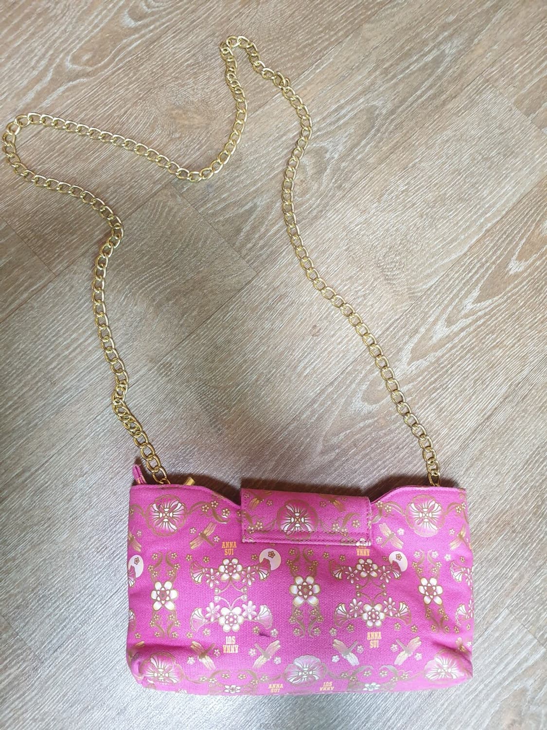 명품 안나 수이(ANNA SUI 정품)화사한 핑크컬러 금장체인 클러치겸  상품이미지1