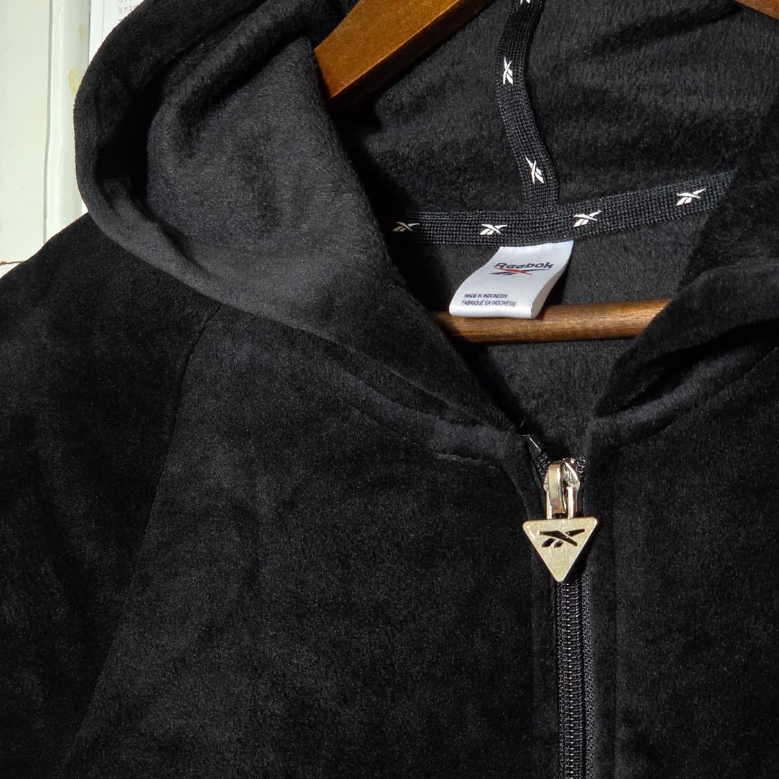 리복 실버 로고 블랙 벨벳 후드집업 상품이미지2