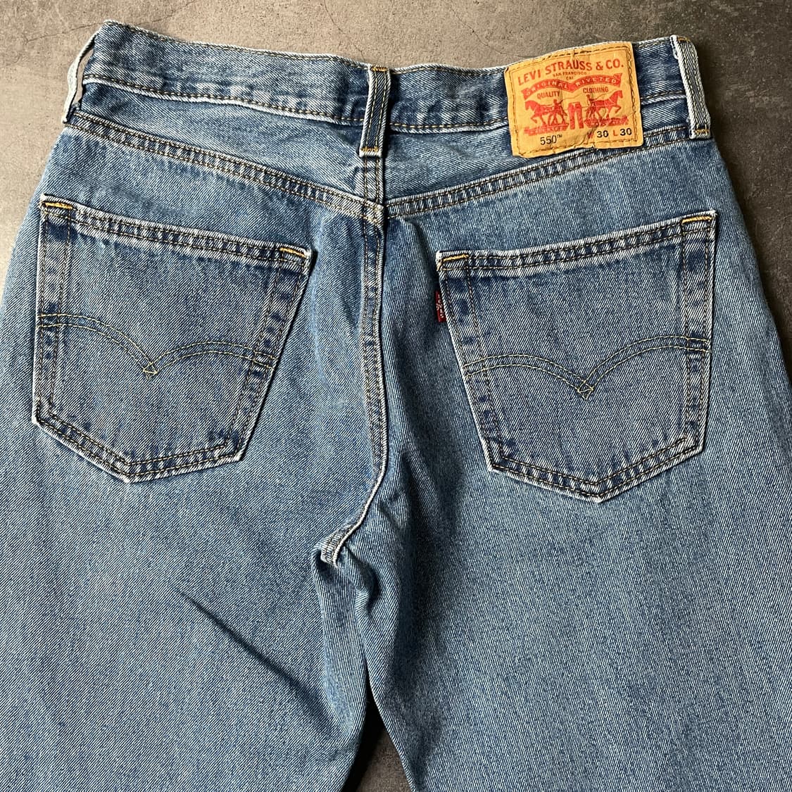 LEVI'S 리바이스550 빈티지 테이퍼드핏 데님 팬츠 A00677 상품이미지7